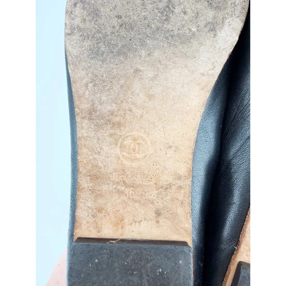 Chanel Black CC Logo Slipper Loafers Lambskin Beige Trim Flats Size 36.5 EU 6.5